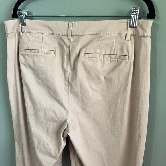 Talbots Women's Beige Perfect Crop Pants with Button Hem Detailing, Size 12 - Picture 4 of 9